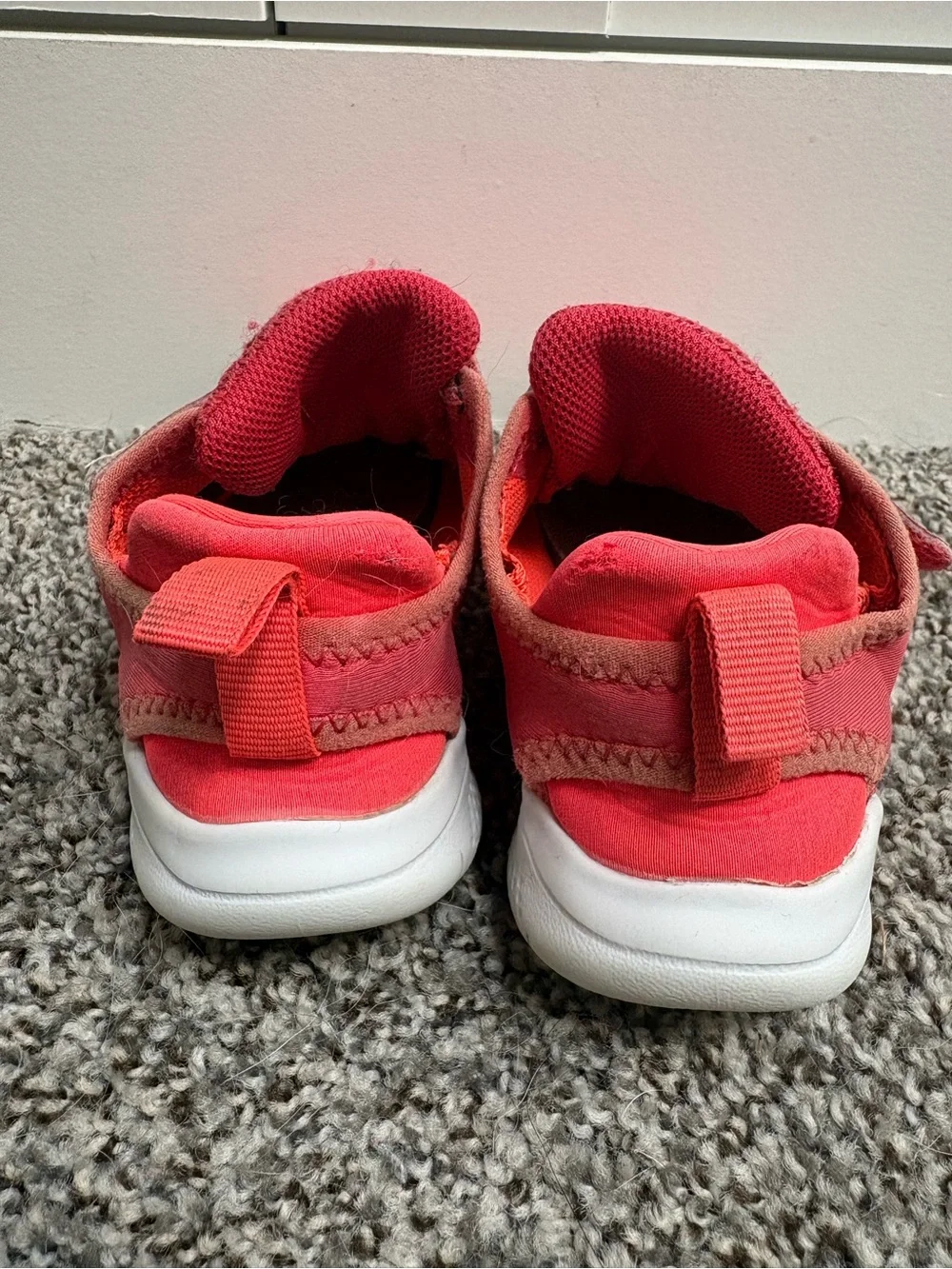 Nike Free RN Toddler No-Tie Velcro Pink Athletic Sneakers Size 9c
